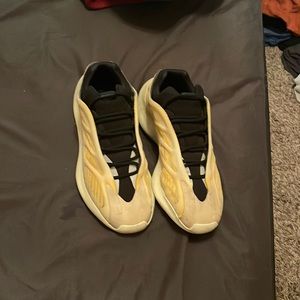 Yeezy 700 great condition